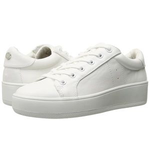 Steve Madden Bertie Sneaker size 9